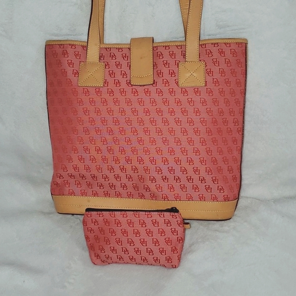 Dooney & Bourke Medium Shopper Tote &  Zippered Pouch Set - Picture 15 of 16